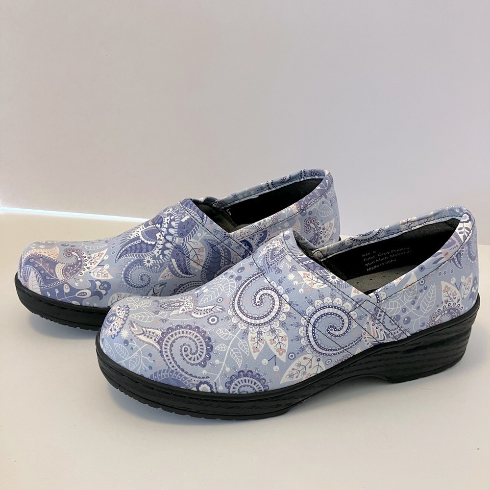 Women’s “Grey Paisley” Clogs, Size 6, Nursing, by Ohmm